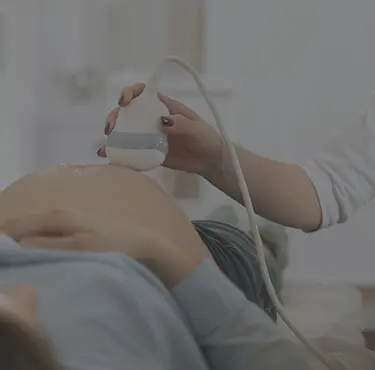 Gravid kvinna på ultraljud.